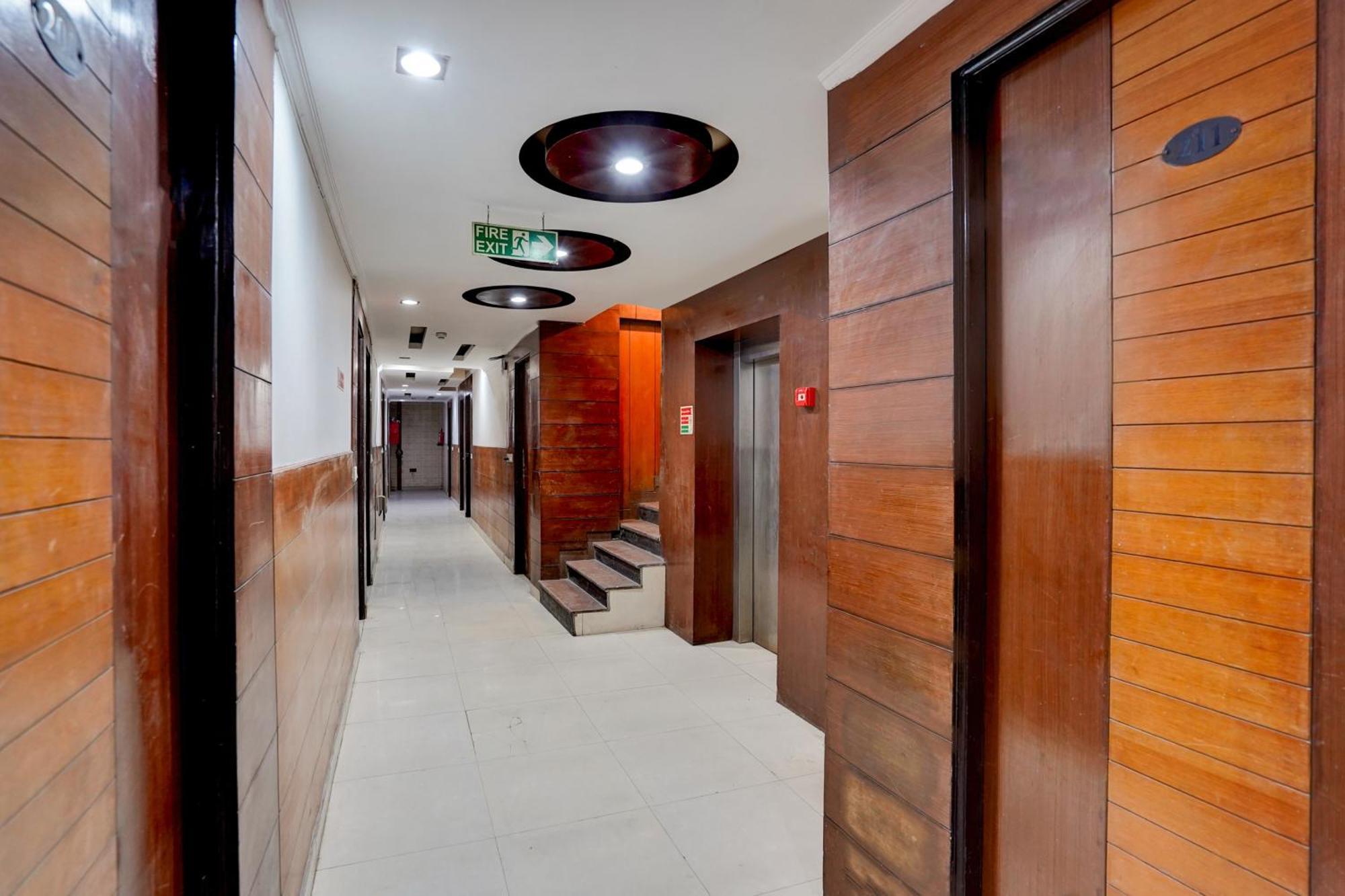 Collection O Sector 5 Ghaziabad Hotel Buitenkant foto