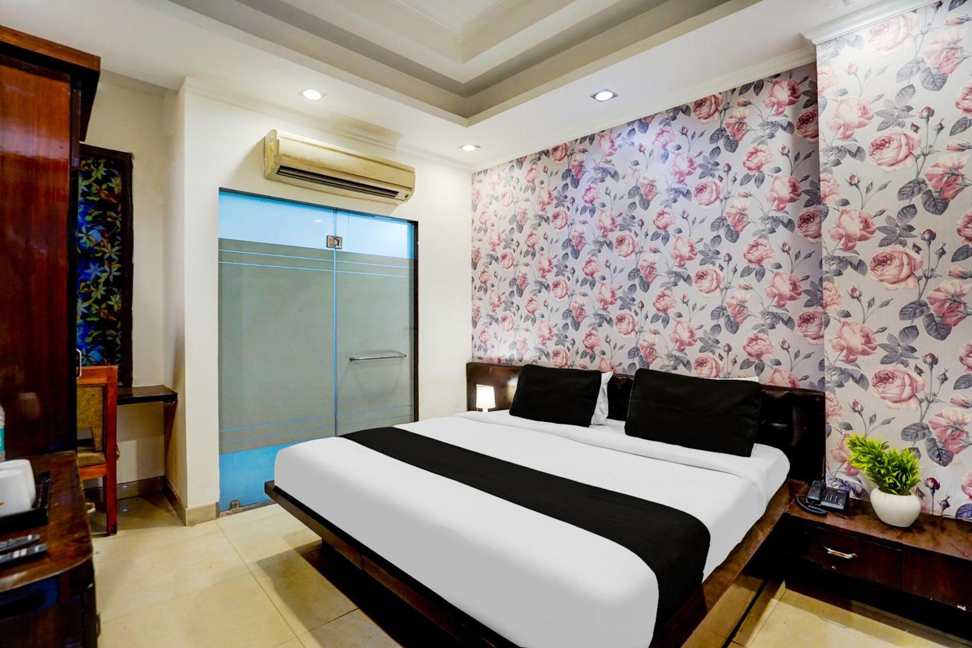 Collection O Sector 5 Ghaziabad Hotel Buitenkant foto