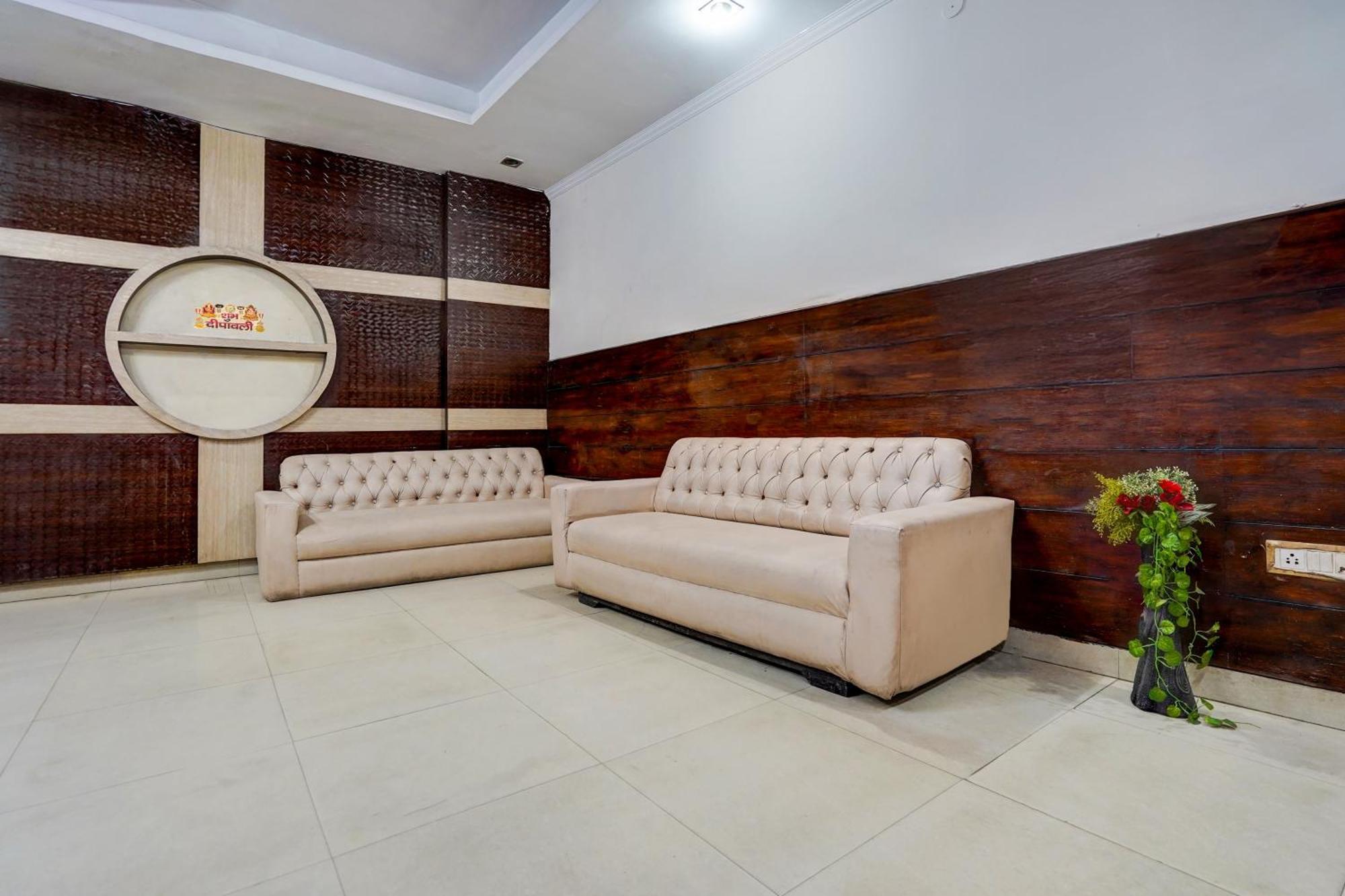 Collection O Sector 5 Ghaziabad Hotel Buitenkant foto
